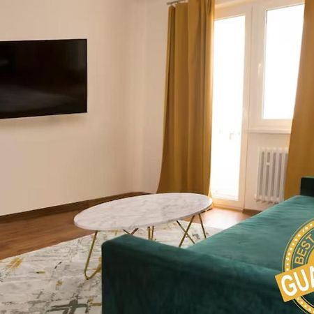 ברטיסלאבה New Colorful Apartment With Big Balcony מראה חיצוני תמונה