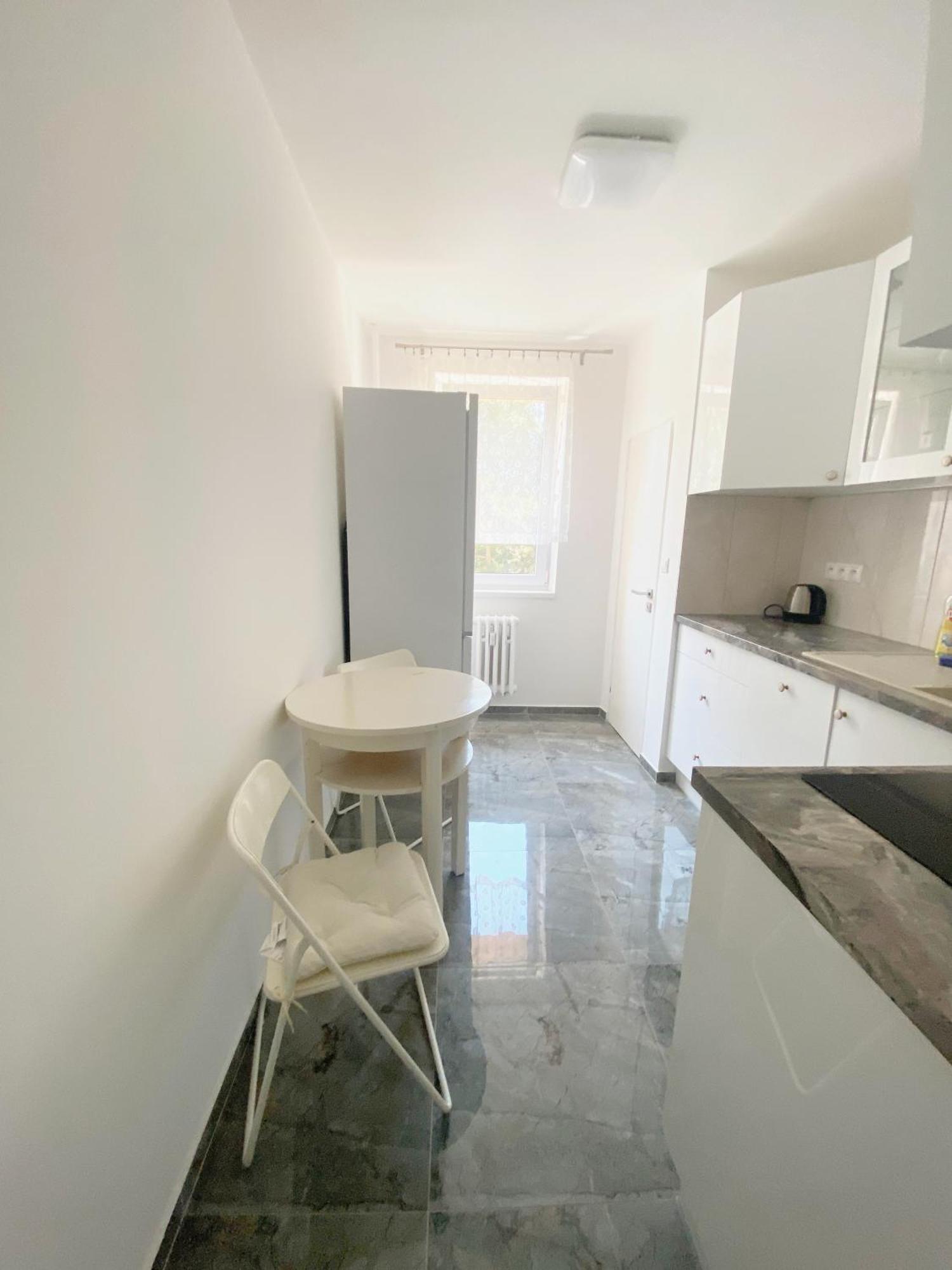 ברטיסלאבה New Colorful Apartment With Big Balcony מראה חיצוני תמונה
